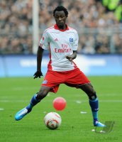 Fussball, 1. Bundesliga, Saison 2010/2011: Hamburger SV, PITROIPA am Ball