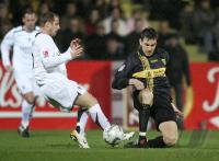 Fussball 2. Bundesliga: Aachen - 60 Muenchen, Zweikampf