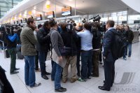 FUSSBALL INTERNATIONAL  CHL  12/13:  Journalisten interviewen Franck Ribery (FC Bayern Muenchen)