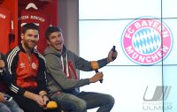 Offizielle Uebergabe der Gigaset ME Smartphones an den FC Bayern Muenchen