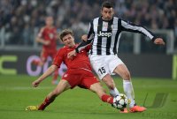 FUSSBALL INTERNATIONAL CHL VIERTELFINALE 12/13: Juventus Turin - FC Bayern Muenchen