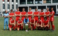Fussball Landesmeister1976;  Mannschaftsbild FC Bayern Muenchen mit  Pokal