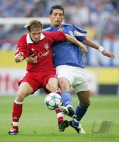 Fussball 1. Bundesliga: Schalke - Bayern, Zweikampf