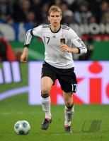 Fussball, International, Freundschaftsspiel: Deutschland, MERTESACKER am Ball