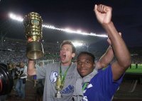 Fussball DFB  Pokalfinale in Berlin 2000/2001: FC Schalke 04 - Union Berlin