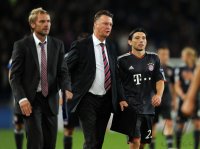 Fussball Champions League  Saison 2010/2011: Trainer Louis van Gaal, Danijel Pranjic (v.li., FC Bayern Muenchen)