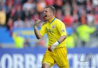 2. Fussball Bundesliga: JUBEL Alexander Walke (Rostock)