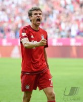 Fussball 1. Bundesliga Saison 15/16: FC Bayern Muenchen - FC Augsburg