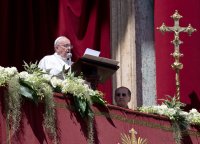 Rom Papst Franziskus I. erteilt den Segen Urbi et Orbi