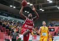 Basketball 1. Bundesliga 15/16 Hauptrunde: Walter Tigers Tuebingen - Brose Baskets Bamberg