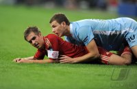 Fussball CHL  Saison 2011/2012:  Philipp Lahm (li, FC Bayern Muenchen) gegen Edin Dzeko (Manchester City)