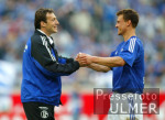 Fussball 1. Bundesliga: Schalke - Cottbus, Jubel Wilmots u. Sand