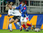 Fussball, Deutschland - Serbien und Montenegro, Zweikampf