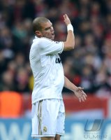 FUSSBALL INTERNATIONAL  CHL HALBFFINALE 11/12: Pepe (Real Madrid)