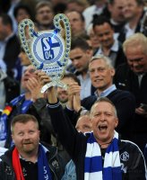 Fussball CHL  Saison 2010/2011:  Benedikt Hoewedes (FC Schalke 04)