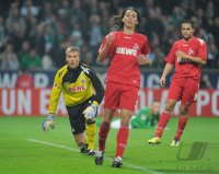Fussball 1. Bundesliga  Saison 2011/2012: Michael Rensing (1. FC Koeln) enttaeuscht