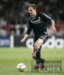 FUSSBALL CHL   Fernandez Borja (Real) am Ball