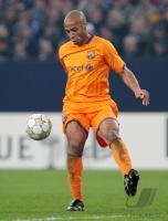 Fussball, Champions League: Barcelona, HENRY Einzelaktion