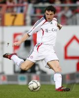 Fussball 1. Bundesliga: Bayern, VAN BOMMEL Einzelaktion