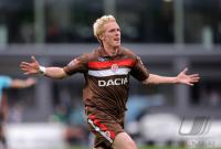 2. Fussball Bundesliga: JUBEL  Marius Ebbers (Pauli)