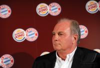 FC Bayern Muenchen Manager Uli Hoeness bei Burger King