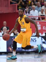 Basketball 1. Bundesliga 14/15 Hauptrunde:  Walter Tigers Tuebingen - Brose Baskets Bamberg