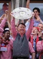 Fussball 1. Bundesliga :  JUBEL  Trainer Louis van Gaal  (FC Bayern Muenchen)