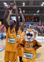 Basketball 1. Bundesliga 14/15 Hauptrunde:  Walter Tigers Tuebingen - Loewen Braunschweig