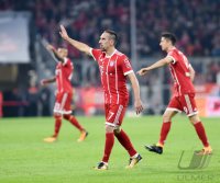 Fussball 1. Bundesliga Saison 17/18: FC Bayern Muenchen - VfL Wolfsburg
