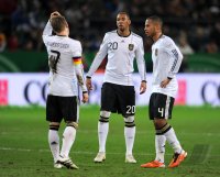 Fussball Deutsche Nationalmannschaft : (v. li.) Bastian SCHWEINSTEIGER, Jerome BOATENG, Dennis AOGO (Deutschland)