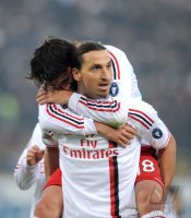 FUSSBALL SERIE A:  Jubel Alberto Aquilani oben auf Zlatan Ibrahimovic (AC Mailand)