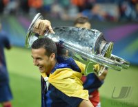 Fussball Champions League Finale 2015: JUBEL Pedro Rodriguez mit CHL Pokal