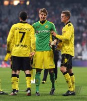 Fussball 1. Bundesliga : JUBEL Robert Lewandowski, Torwart Mitchell Langerak, Sven Bender (v. li., Borussia Dortmund)