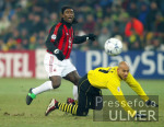 Fussball UCL: Dortmund - Mailand, Zweikampf
