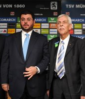 2. Fussball Bundesliga: (v. li.) Investor Hasan Ismaik , Dieter Schneider (1860 Praesident)