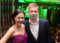 Fussball, 1. Bundesliga Saison 2012/2013: Kevin De Bruyne posiert mit Begleitung Caroline