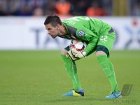 Fussball DFB Pokal 2. Runde 13/14: Torwart Thorsten Kirschbaum (VfB Stuttgart)
