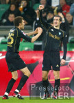 Fussball 1. Bundesliga: Wolfsburg - Bremen, Zweikampf