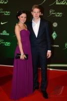 Fussball, 1. Bundesliga Saison 2012/2013: Kevin De Bruyne posiert mit Begleitung Caroline