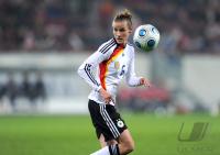 Frauen Nationalmannschaft : Simone Laudehr (GER)
