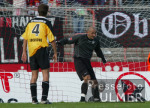 Fussball 2. Bundesliga: Oberhausen - Reutlingen, Zweikampf
