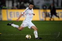 FUSSBALL, 1. BUNDESLIGA, 14. Spieltag: Bayern VAN BOMMEL Einzelaktion