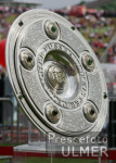 Fussball 1. Bundesliga  FC Bayern Muenchen bekommt die Meisterschale