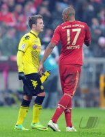 Fussball 1. Bundesliga, Saison 2011/2012: Mario Goetze (li, Borussia Dortmund) mit Jerome Boateng (FC Bayern Muenchen)