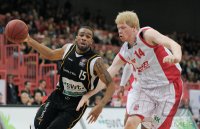 Basketball 1. Bundesliga 2011/2012:  Walter Tigers Tuebingen - Brose Baskets Bamberg