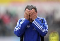 Fussball 3. Bundesliga : Trainer Wolfgang Frank (FC Carl Zeiss Jena)