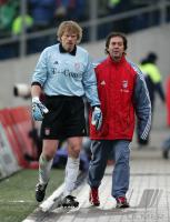 Fussball 1. Bundesliga: Hannover - Bayern, KAHN verletzt