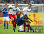 Fussball UI-Cup: Schalke - Pasching, Zweikampf