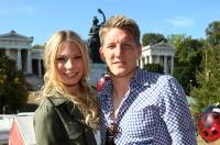 FUSSBALL 1. BUNDESLIGA: Bayern besucht das Oktoberfest