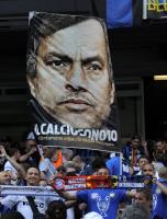Fussball Champions League Finale: FANS mit Plakat von Trainer Jose Mario Santos Mourinho (Inter)